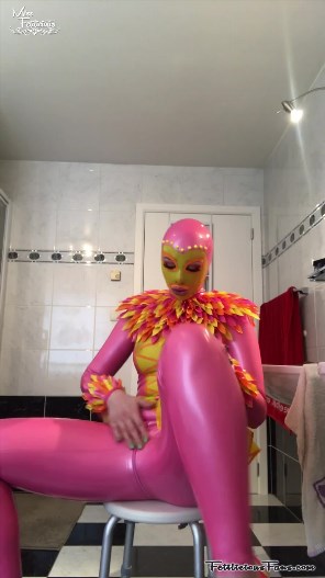 Playful Candy Girl - FetiliciousFans